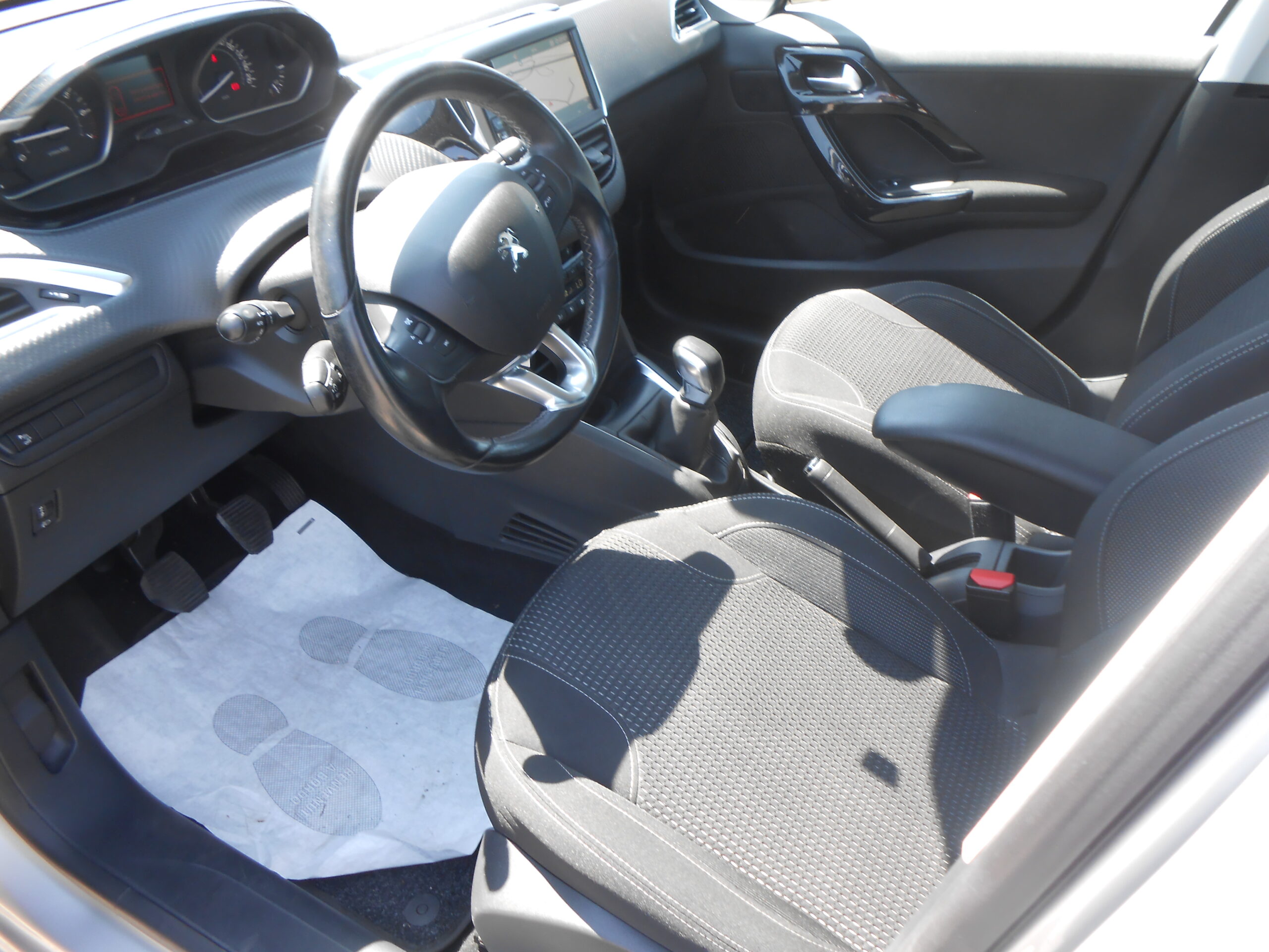 PEUGEOT 208 1.2 ALLURE 82 CV €6 – NO VINCOLI FINANZIAMENTO