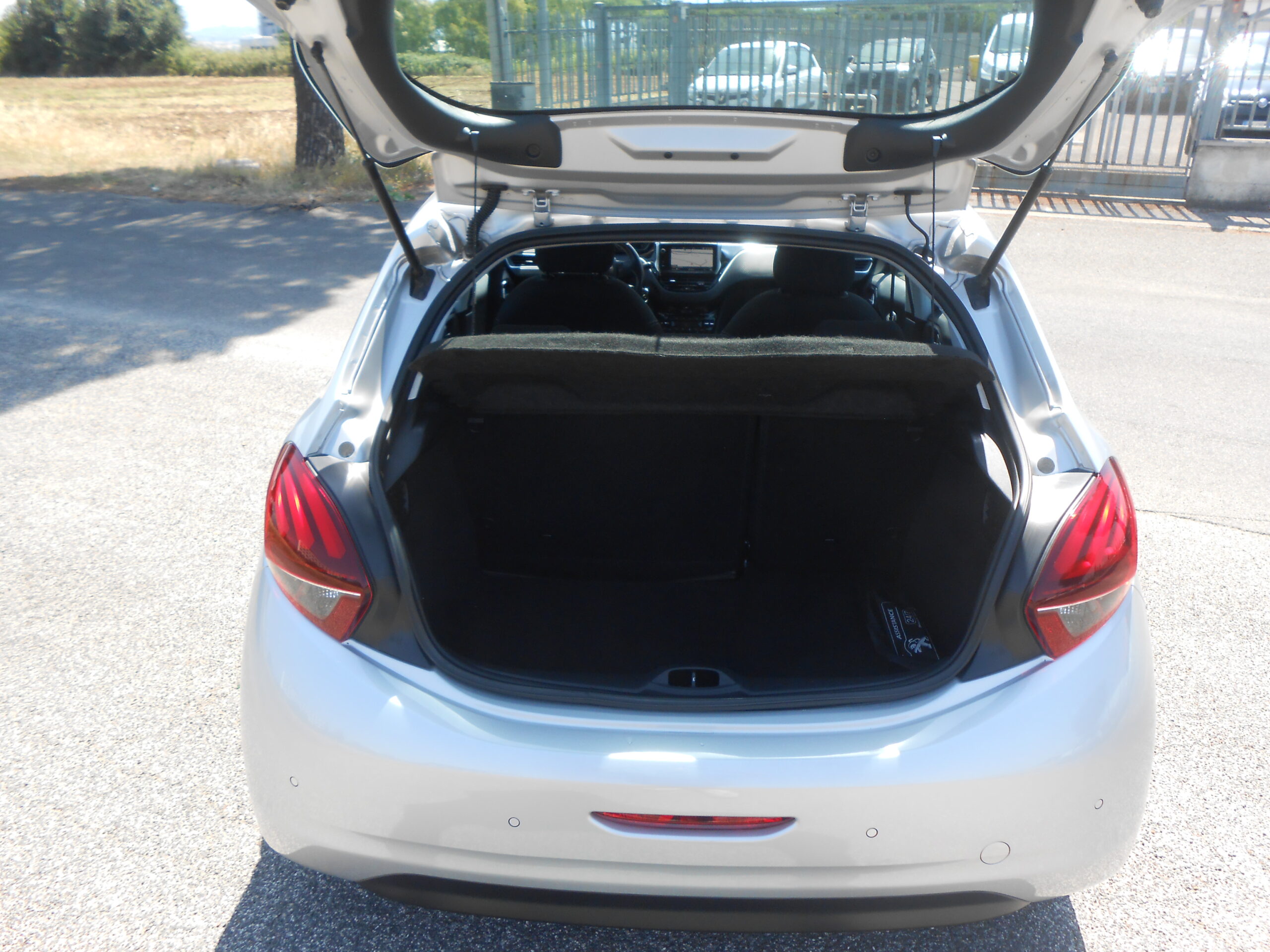 PEUGEOT 208 1.2 ALLURE 82 CV €6 – NO VINCOLI FINANZIAMENTO