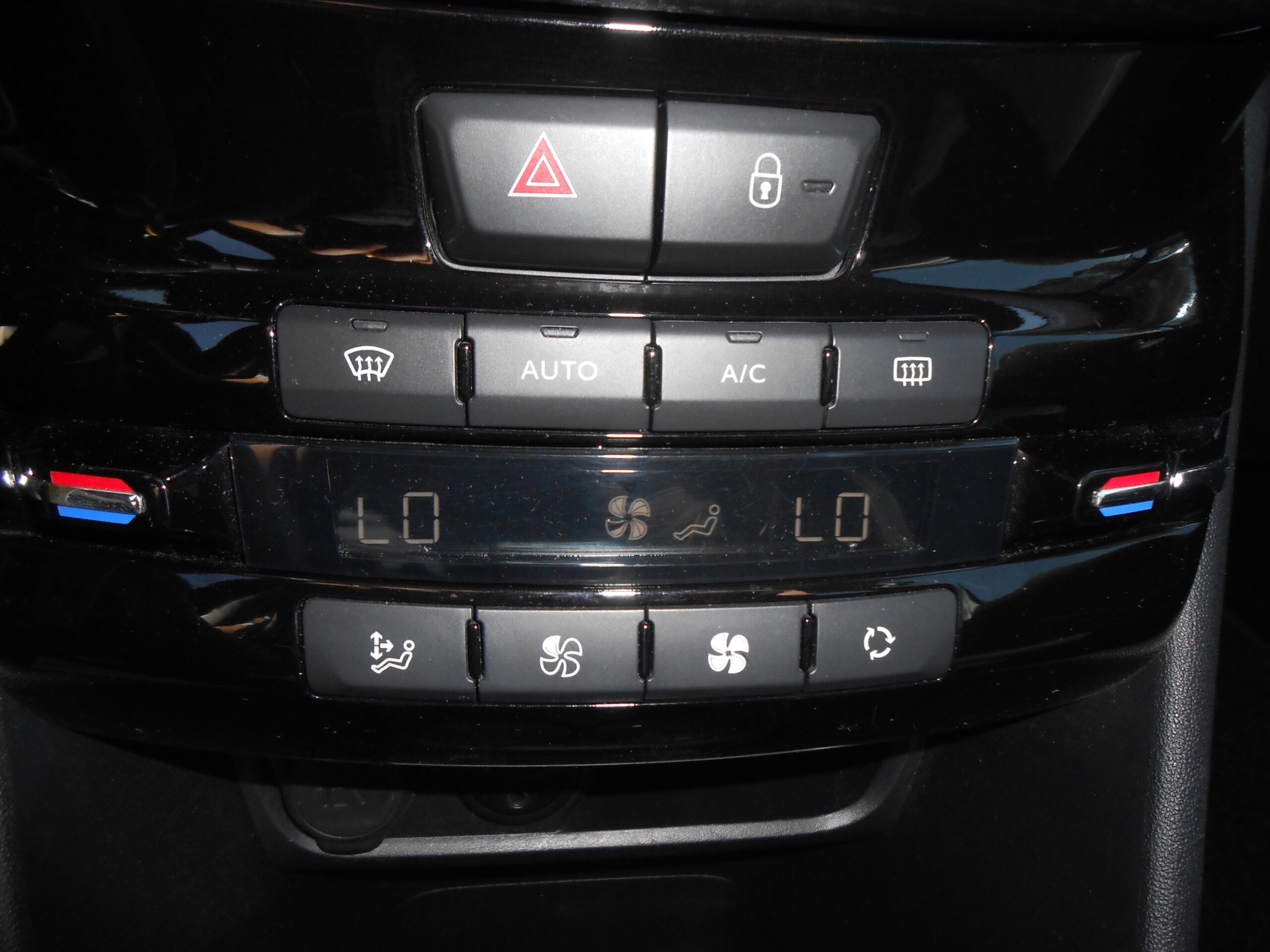 PEUGEOT 208 1.2 ALLURE 82 CV €6 – NO VINCOLI FINANZIAMENTO