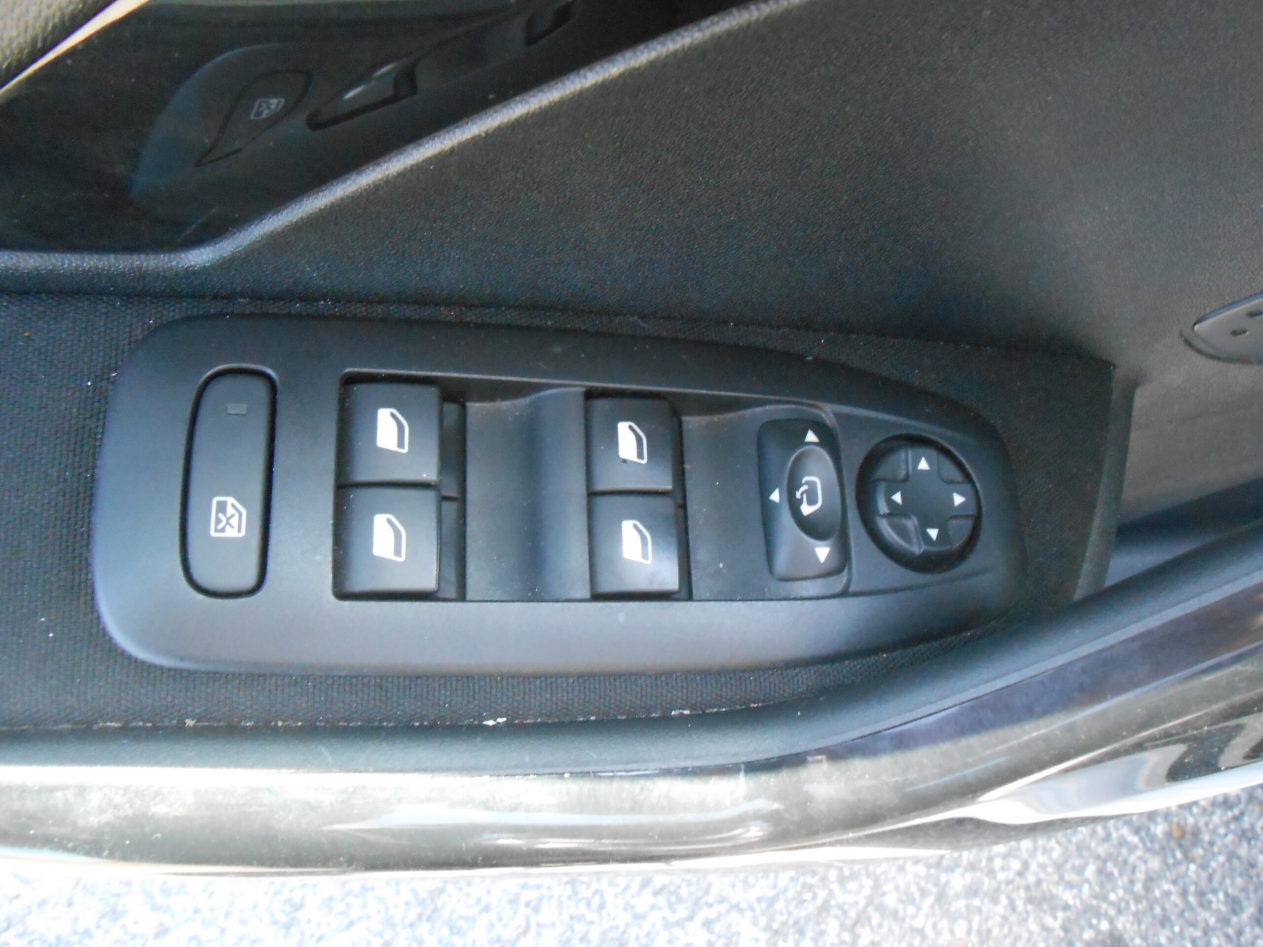 PEUGEOT 208 1.2 ALLURE 82 CV €6 – NO VINCOLI FINANZIAMENTO